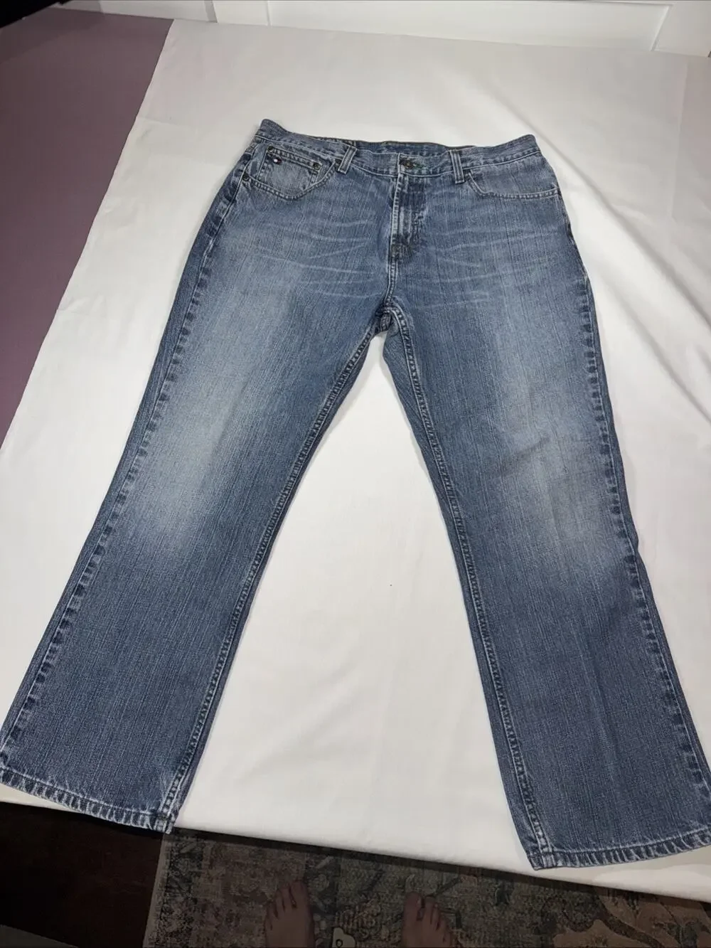 Tommy Hilfiger Men's Vintage Bootcut Jeans 34x30 Light Wash Blue Denim Pants